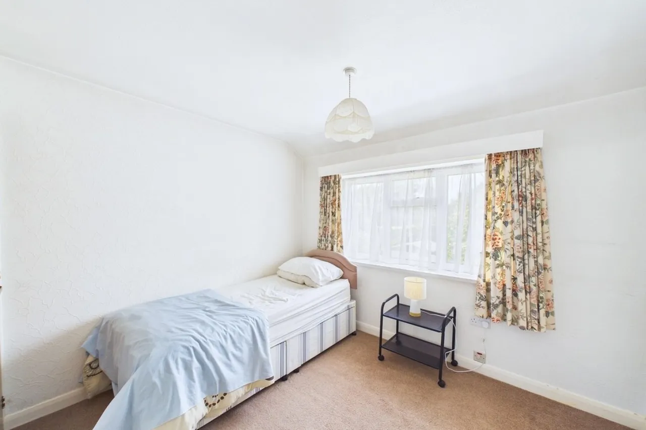 Ashford Gardens, Whitnash, Leamington Spa, photo 12