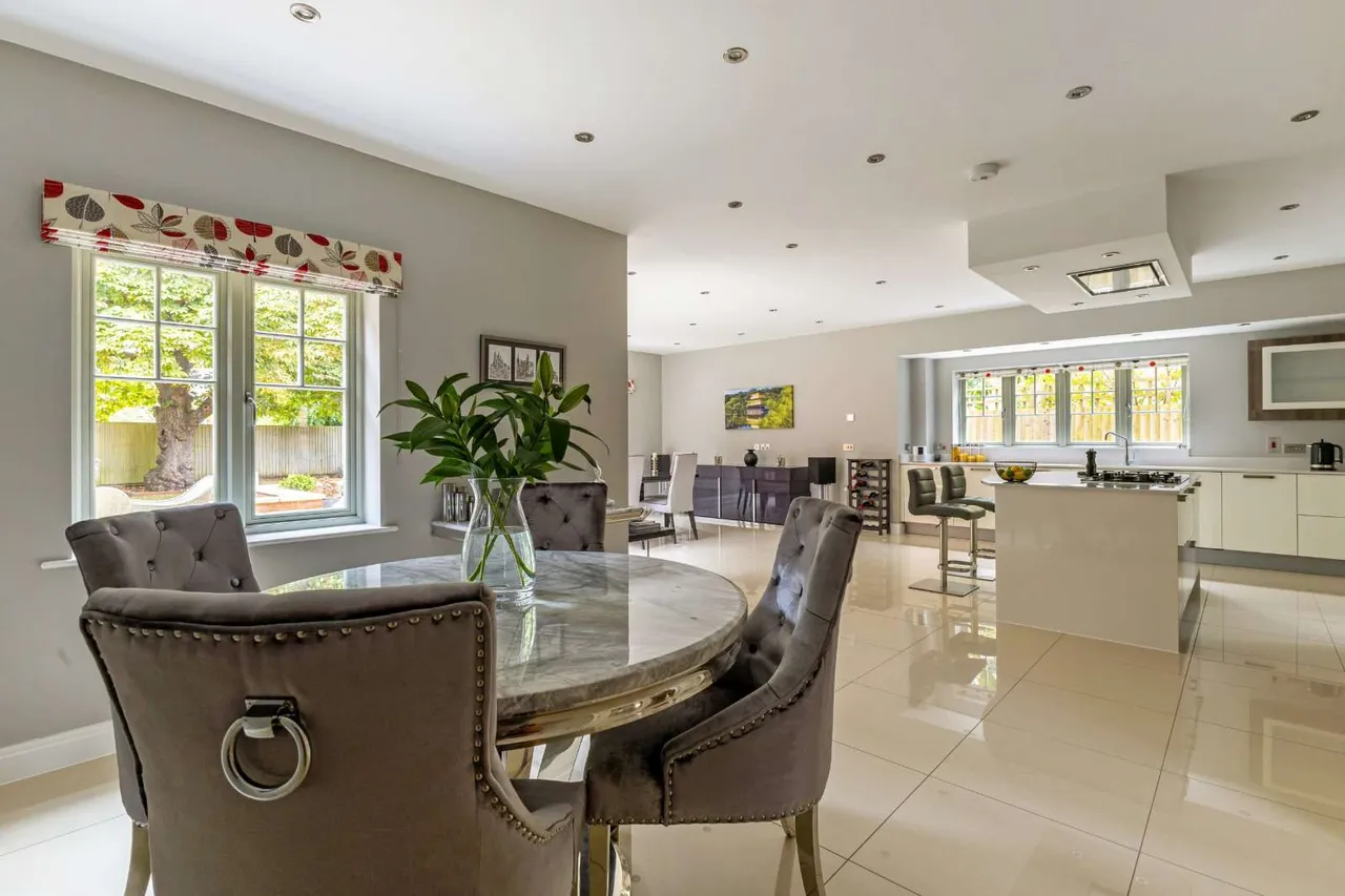 Vawser Crescent, Peterborough, Cambridgeshire, PE3 6FU, photo 3