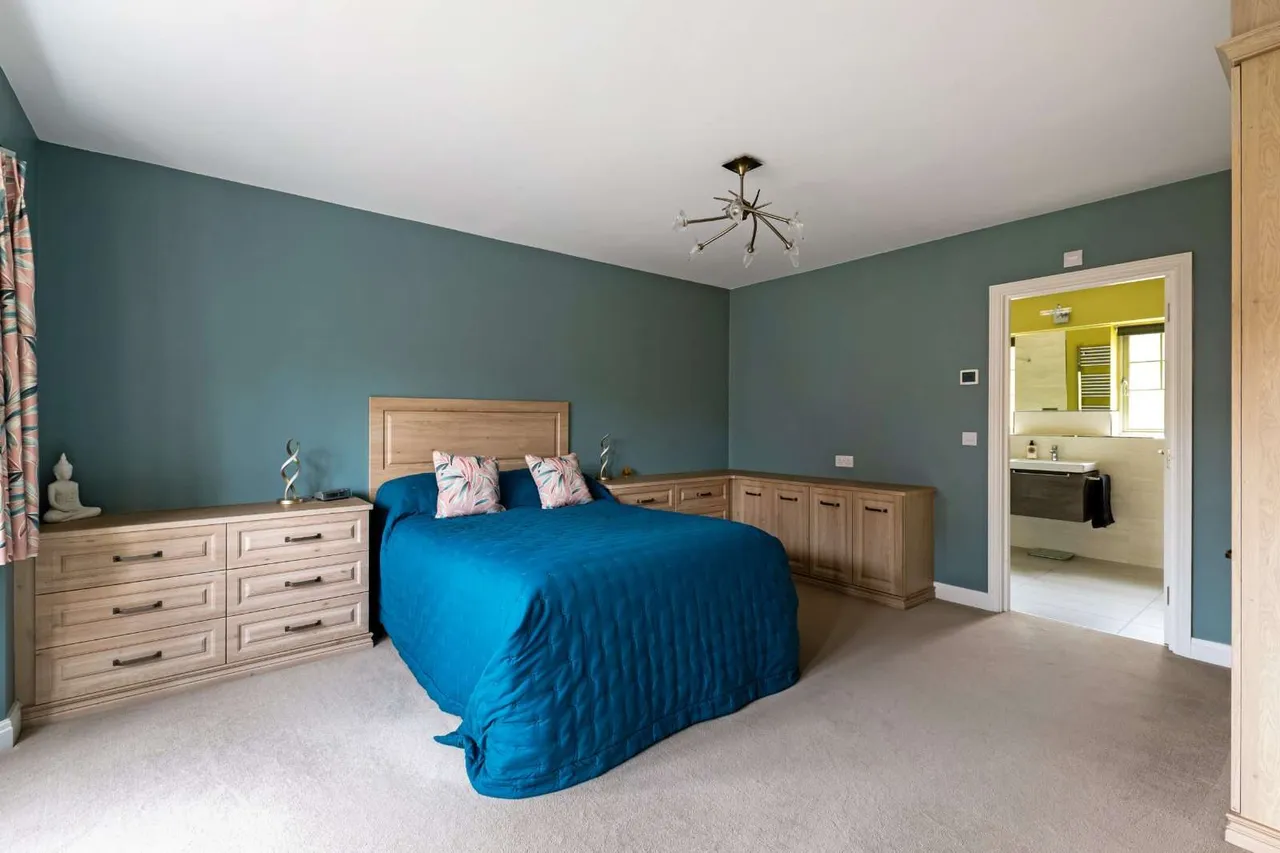 Vawser Crescent, Peterborough, Cambridgeshire, PE3 6FU, photo 9