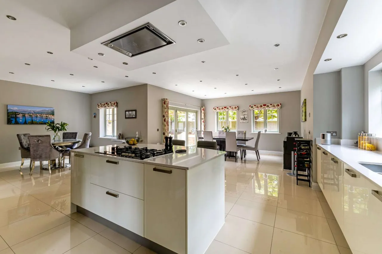 Vawser Crescent, Peterborough, Cambridgeshire, PE3 6FU, photo 4