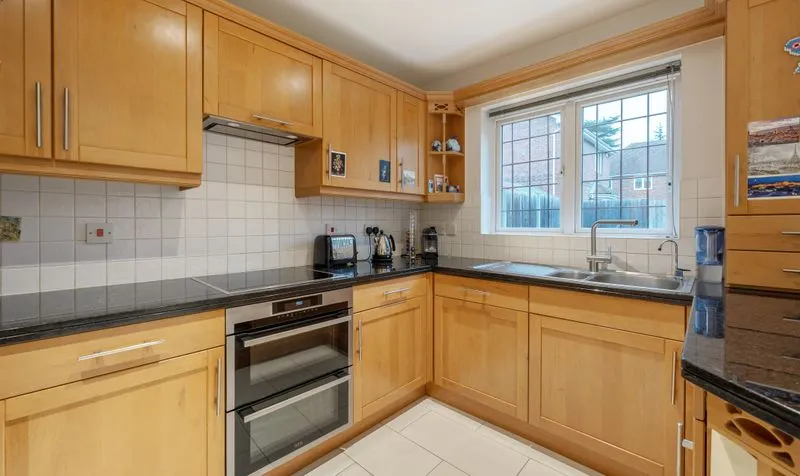 Nelson Walk, Epsom, KT19, photo 13