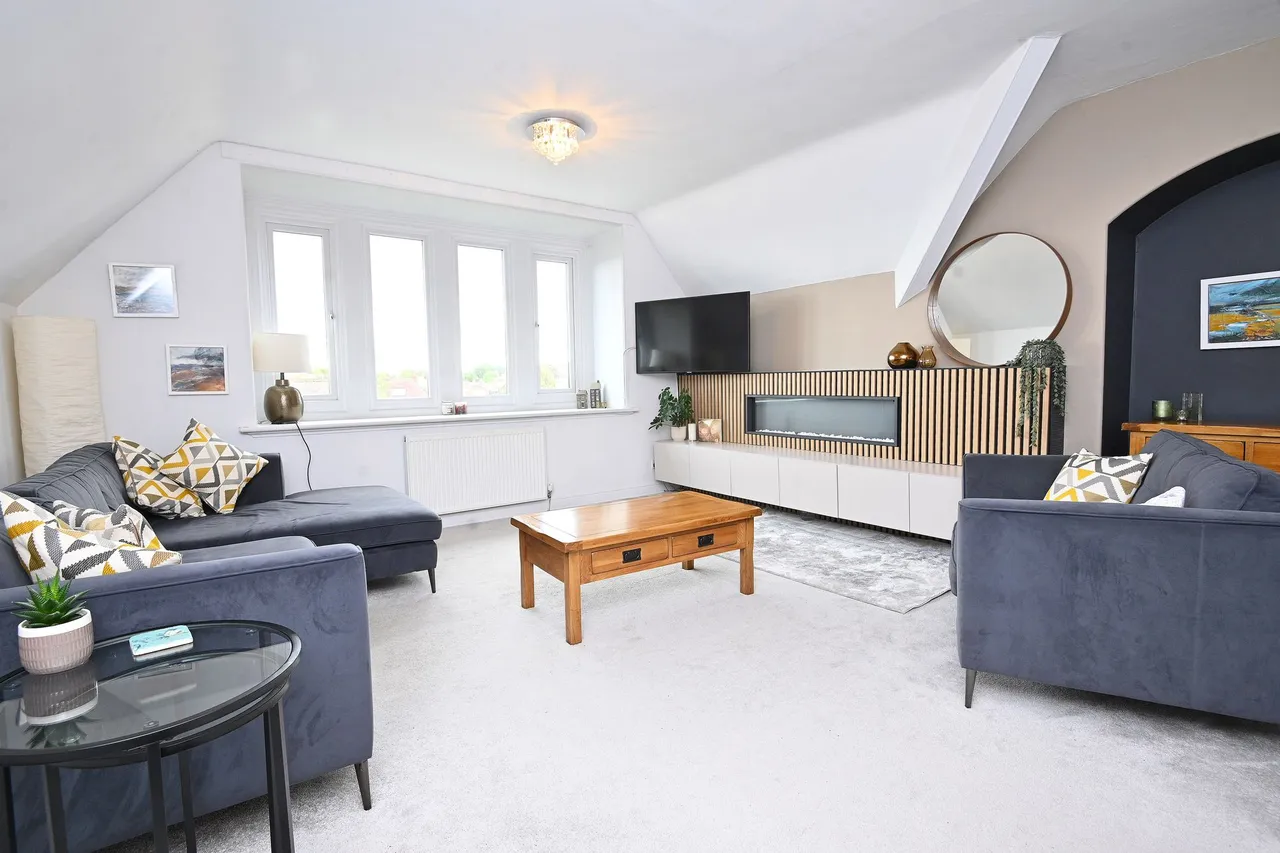 2 bed flat for sale, Harlow Oval, Harrogate, HG2
