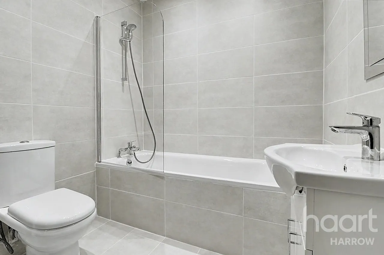 Kynance Gardens, Stanmore, HA7, photo 19