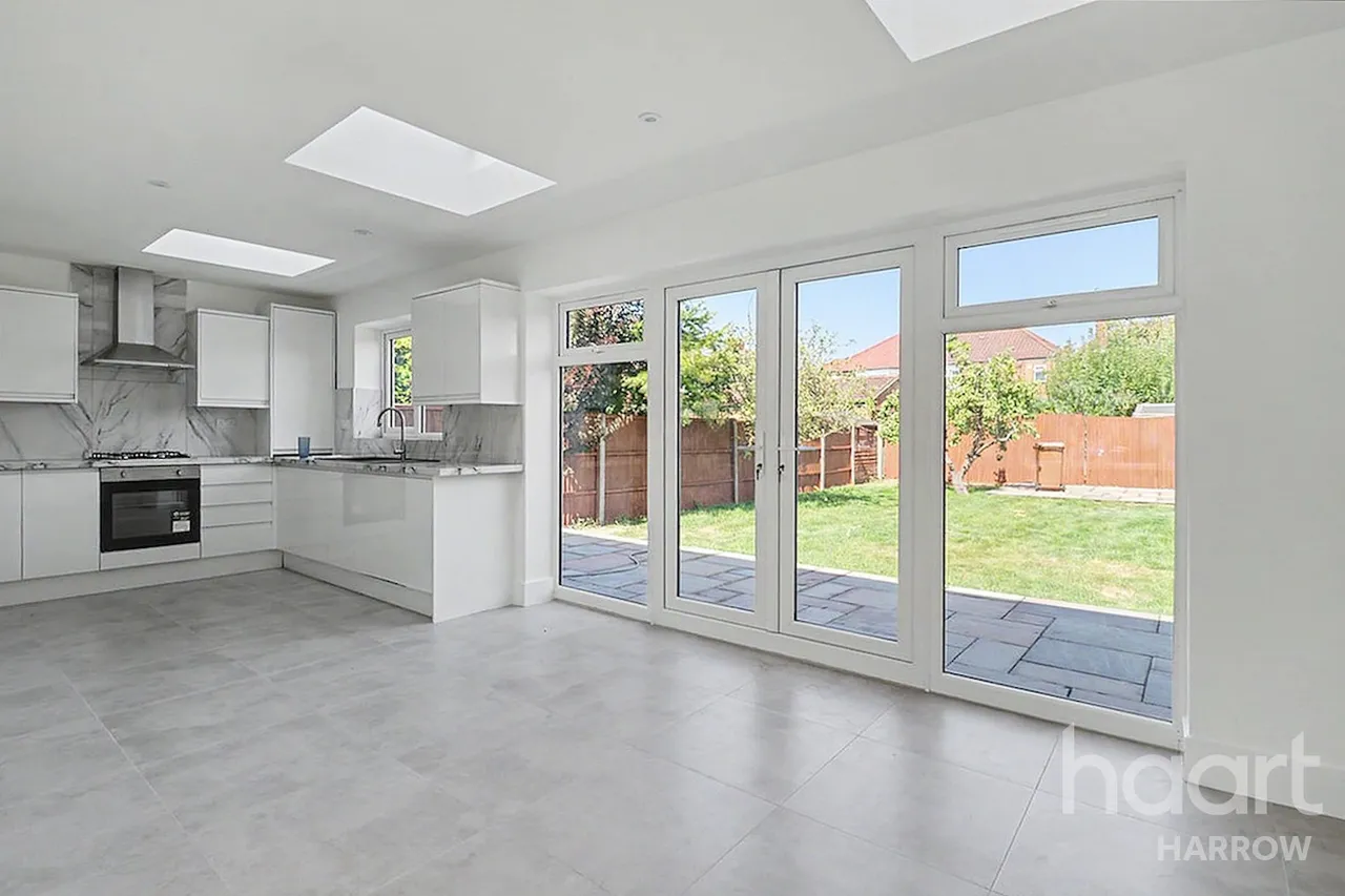 Kynance Gardens, Stanmore, HA7, photo 9