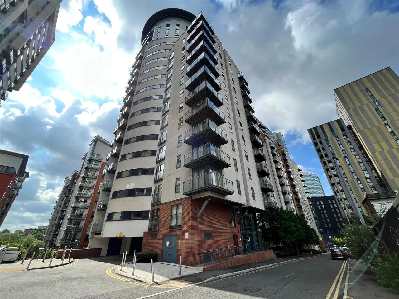 2 bed flat for sale, Fernie Street, Green Quarter, M4