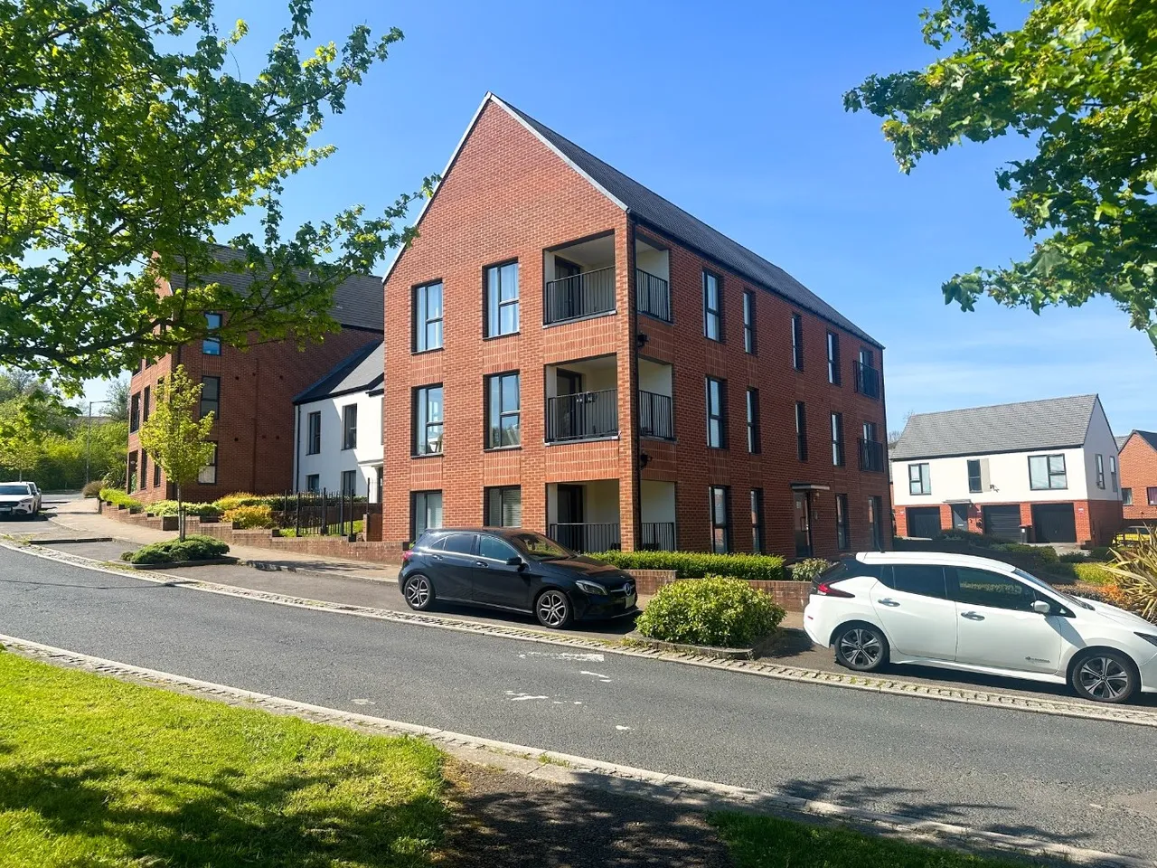 2 bed flat for sale — Parkside Crescent, Ketley, Telford TF1 5GT