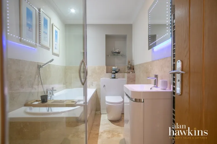 The Banks Lyneham, Lyneham, SN15, photo 19