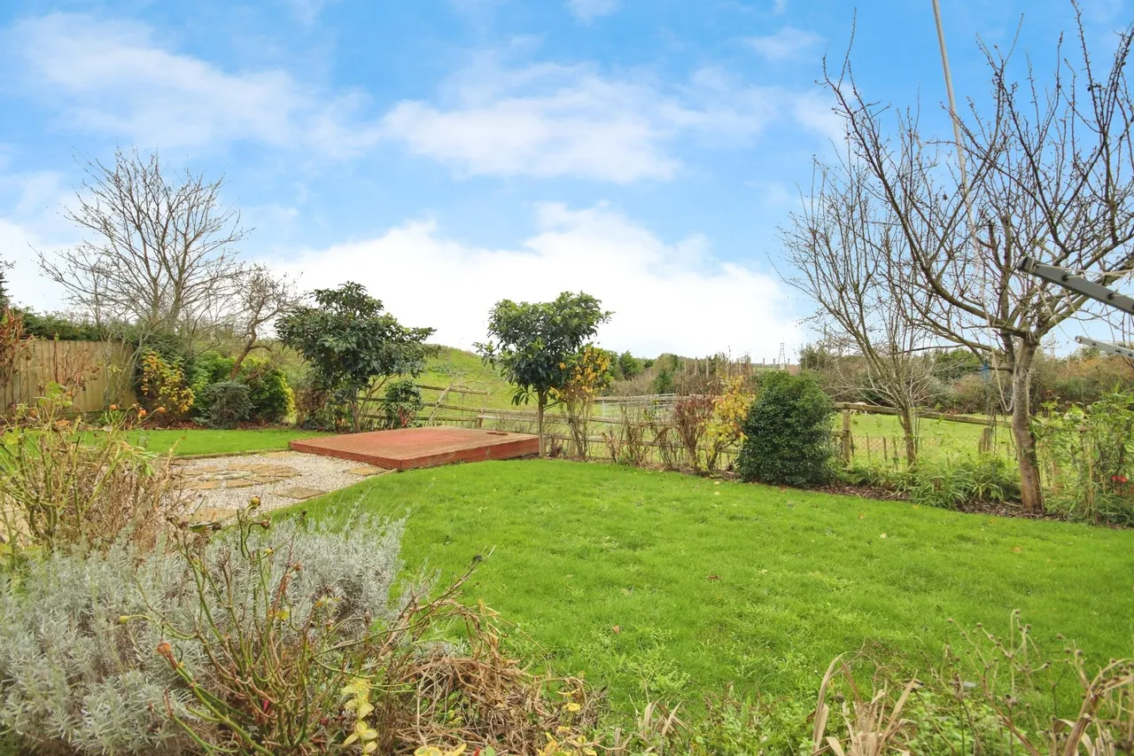 Horseshoe Drive, Over, GL2, photo 5