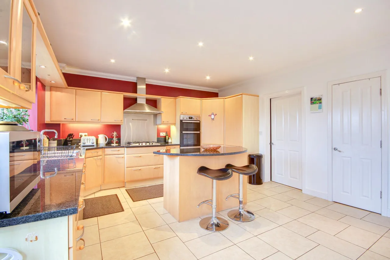 Horseshoe Drive, Over, GL2, photo 9