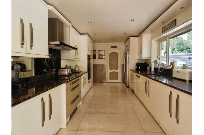 Gilfach Road, Porth, photo 7