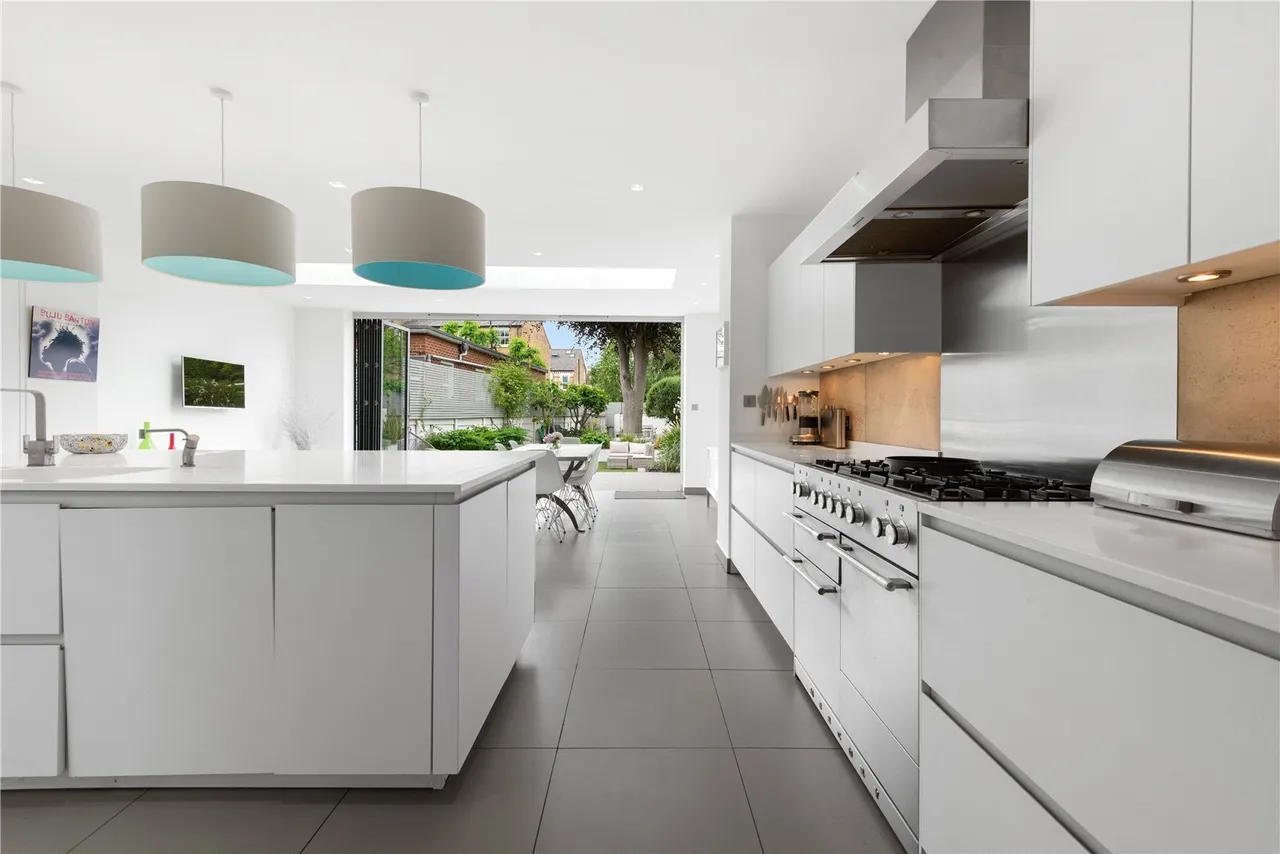 Endlesham Road, London, SW12, photo 6