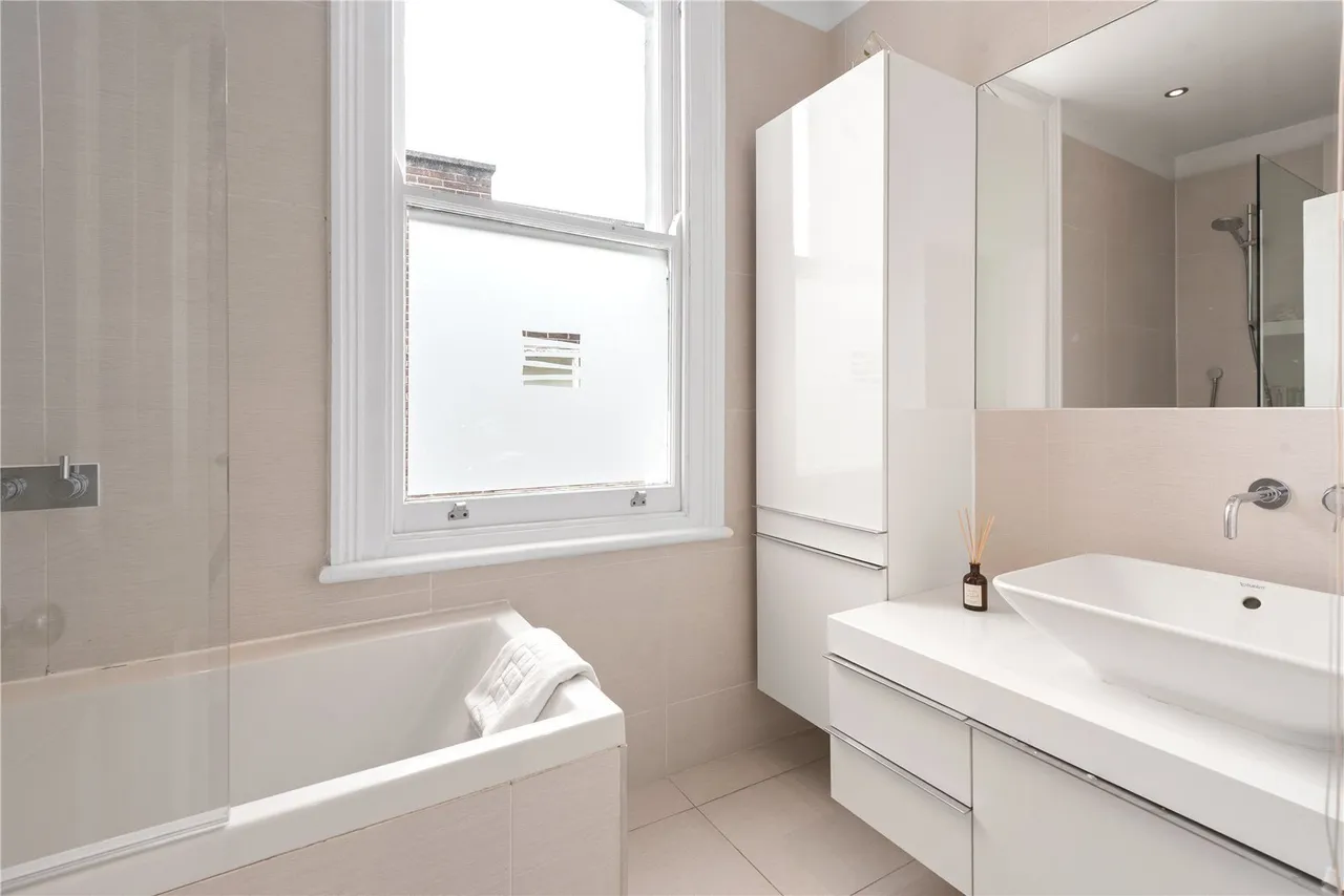 Endlesham Road, London, SW12, photo 11