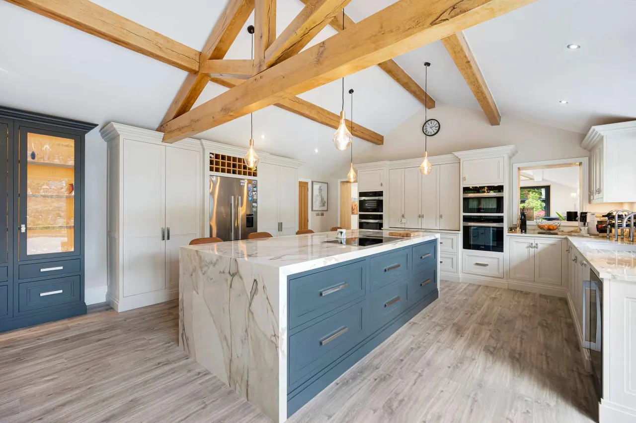 Knutsford Road, Alderley Edge, Cheshire, SK9 7SF, photo 2