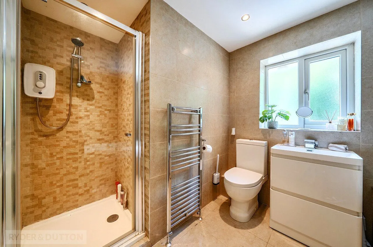 Newark Park Way, Royton, OL2, photo 8