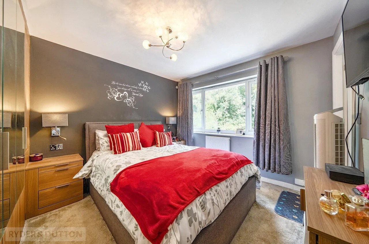 Newark Park Way, Royton, OL2, photo 9