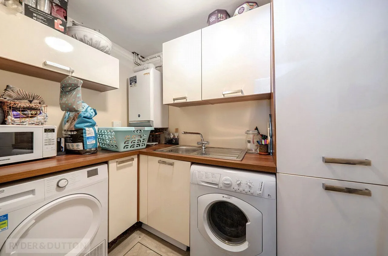 Newark Park Way, Royton, OL2, photo 6