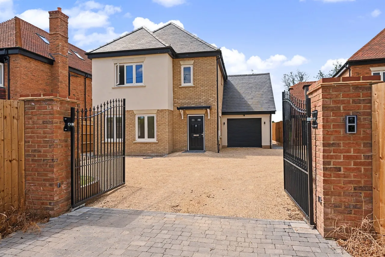 Tring Road, Long Marston, Tring, photo 3