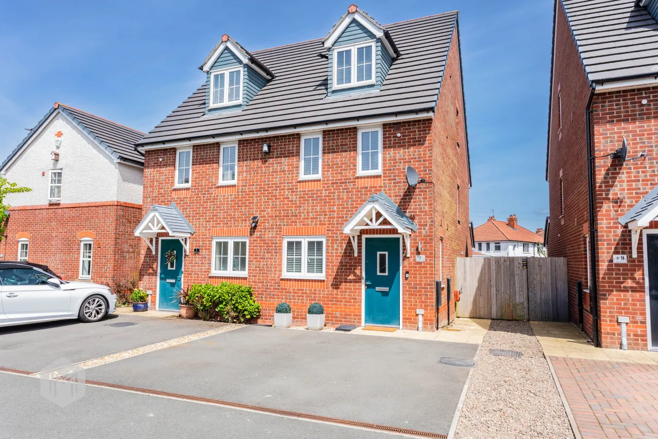 3 bed house for sale — St. Catherines Gardens, Lowton, Warrington, WA3 1LU