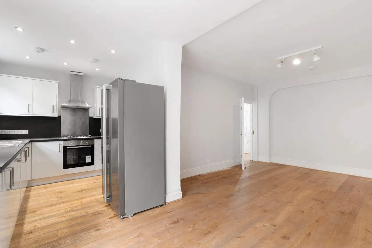 Aberdeen Road, London, NW10, photo 8