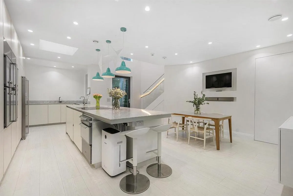 Greenside Road, London, W12, photo 26