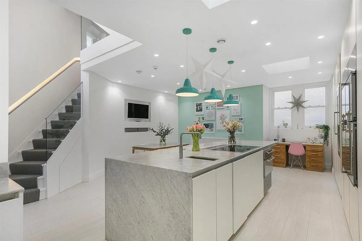Greenside Road, London, W12, photo 27