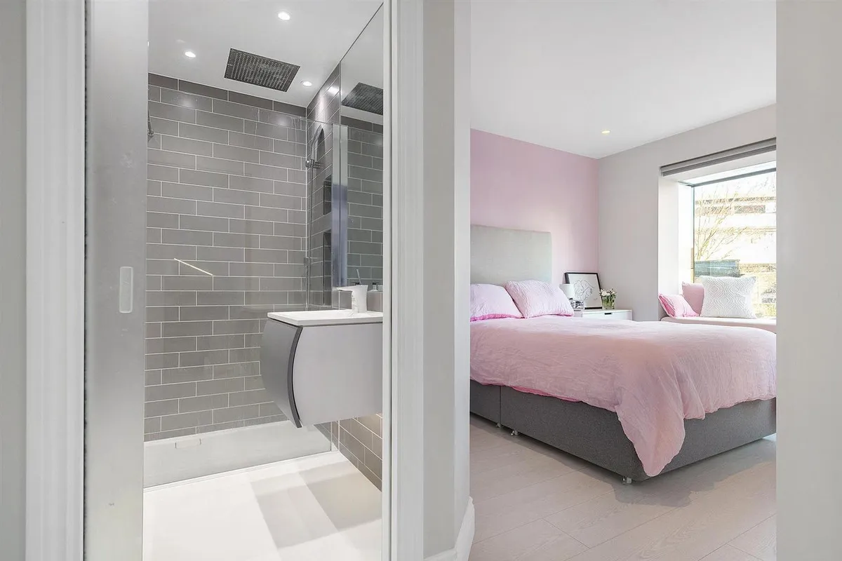 Greenside Road, London, W12, photo 12