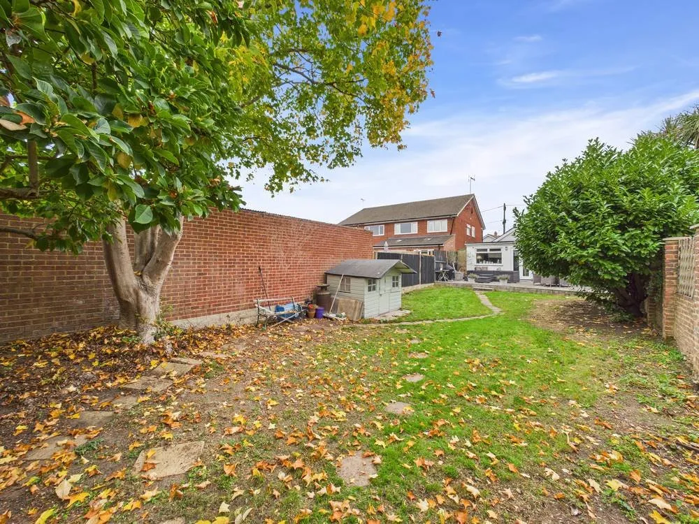 Ashford, Middlesex, photo 17