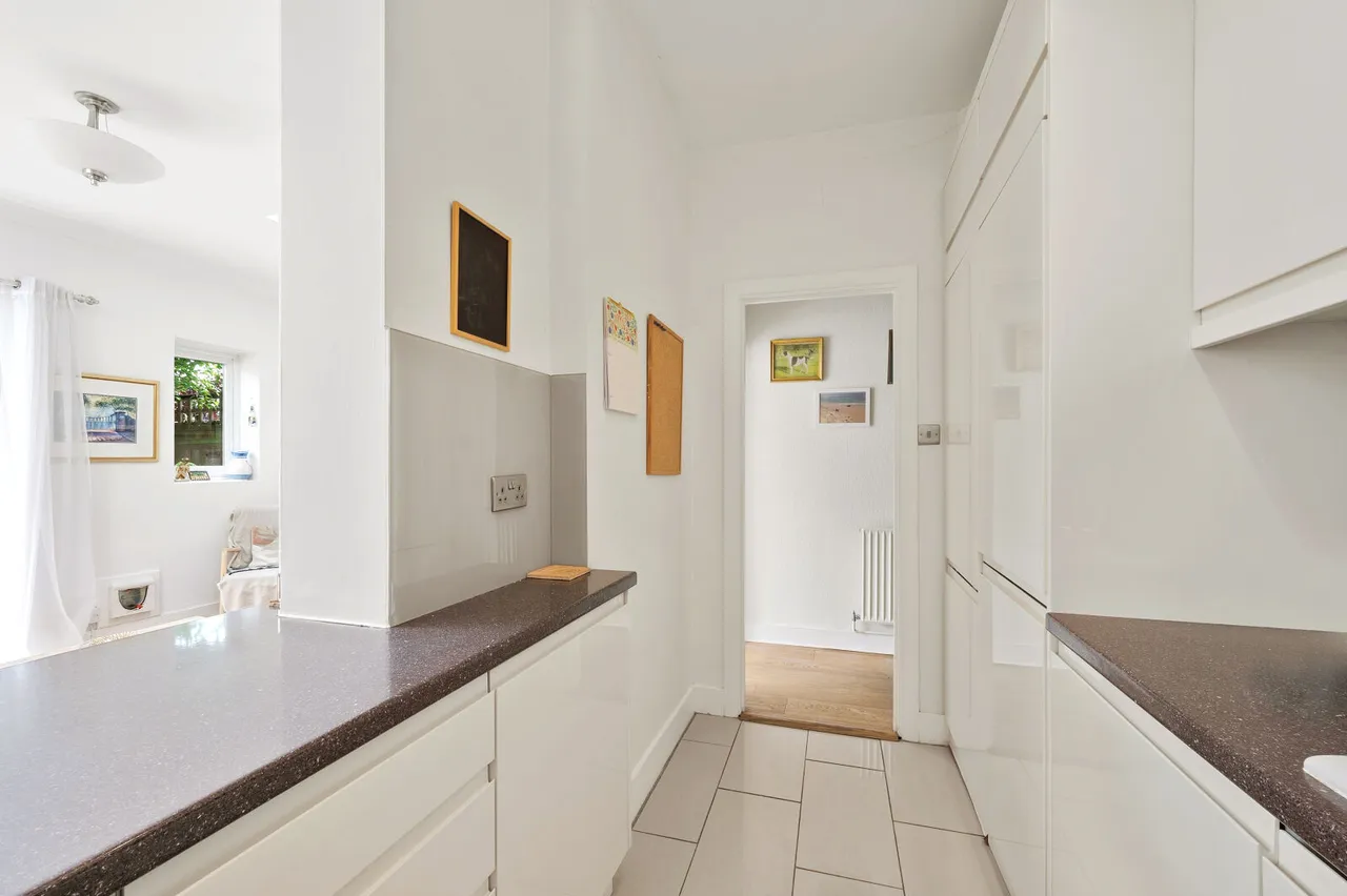 Sydney Road, Raynes Park, SW20, photo 12