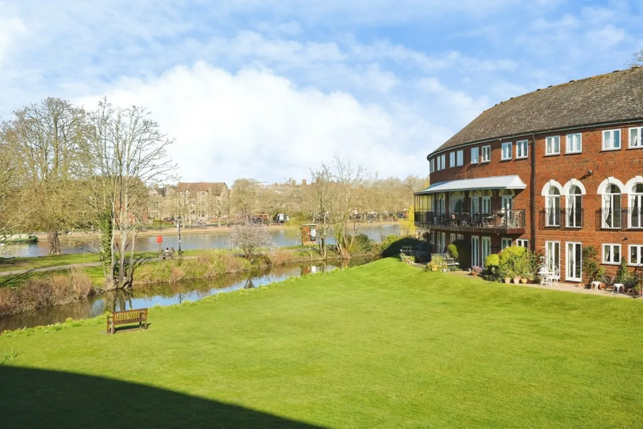 Duckmill Crescent, Bedford, photo 3