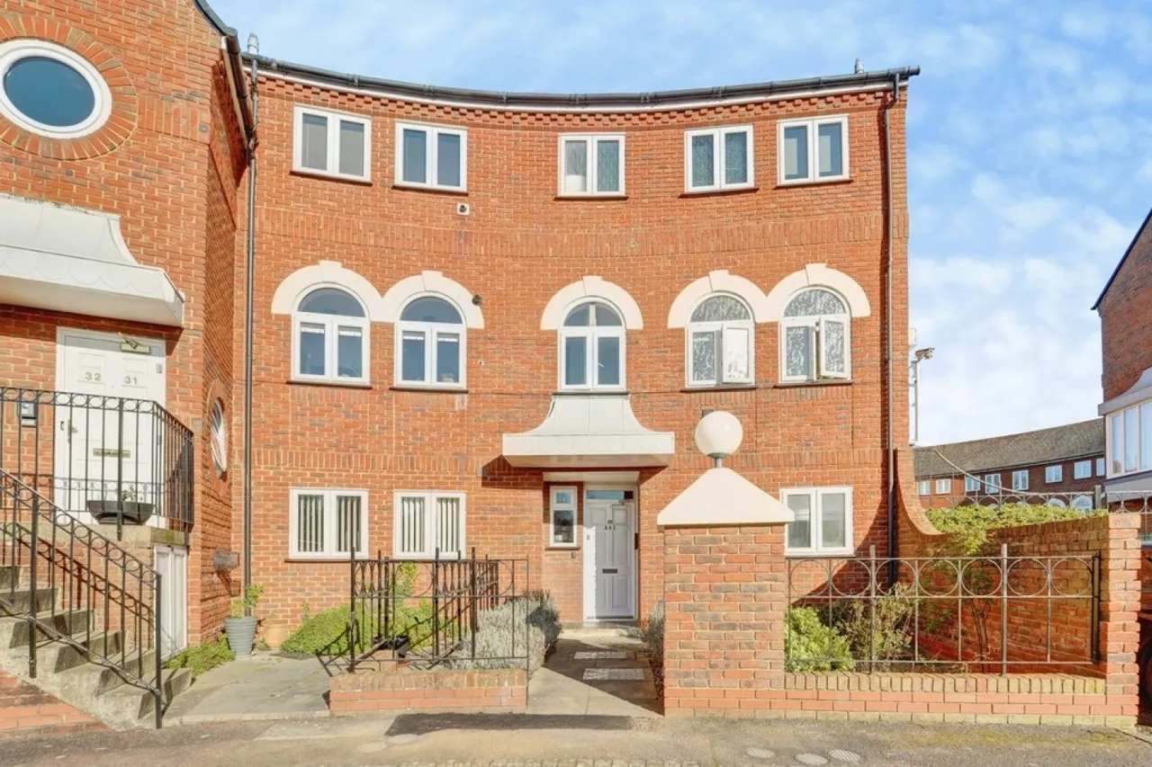 Duckmill Crescent, Bedford, photo 2
