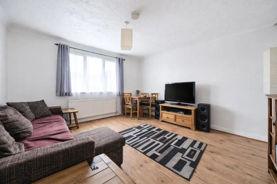 Allhallows Road, London, E6, photo 2