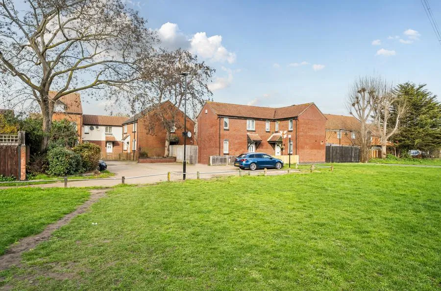 Allhallows Road, London, E6, photo 13