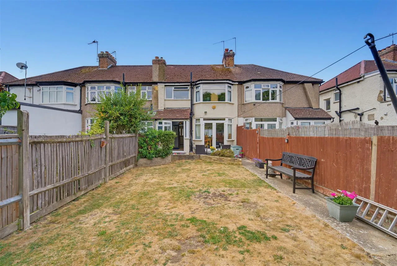 Rydal Crescent, Perivale, photo 12