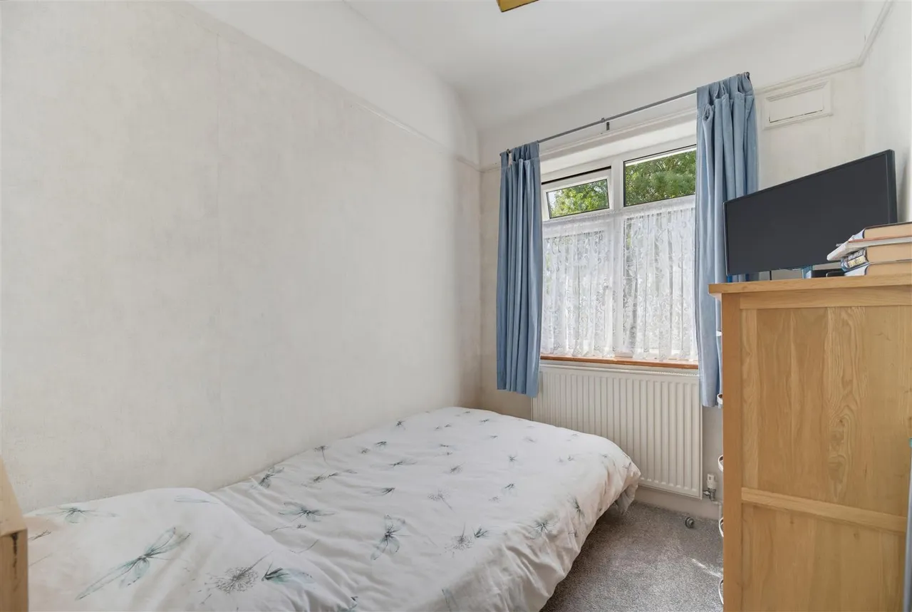 Rydal Crescent, Perivale, photo 9
