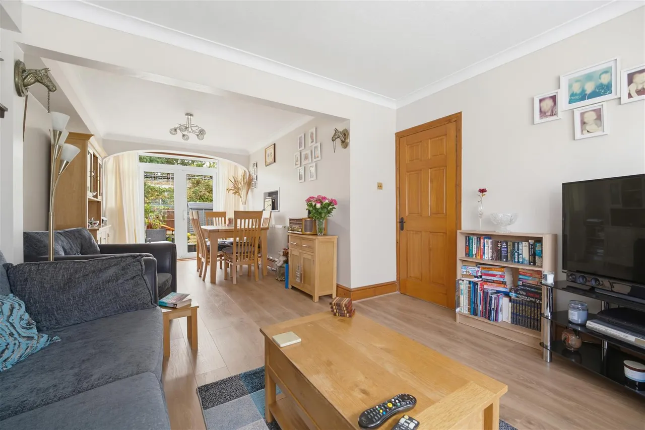 Rydal Crescent, Perivale, photo 4