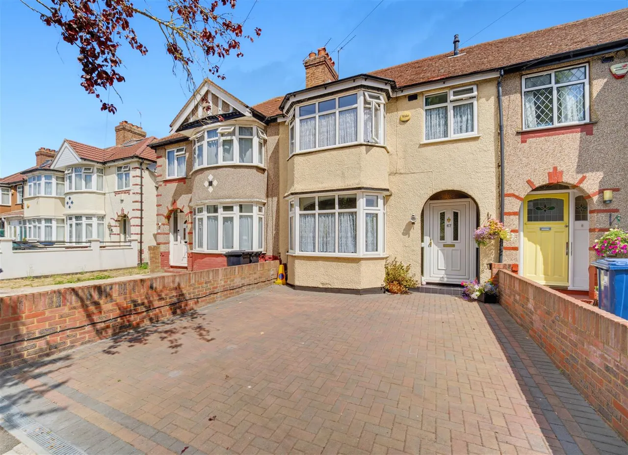 3 bed house for sale, Rydal Crescent, Perivale