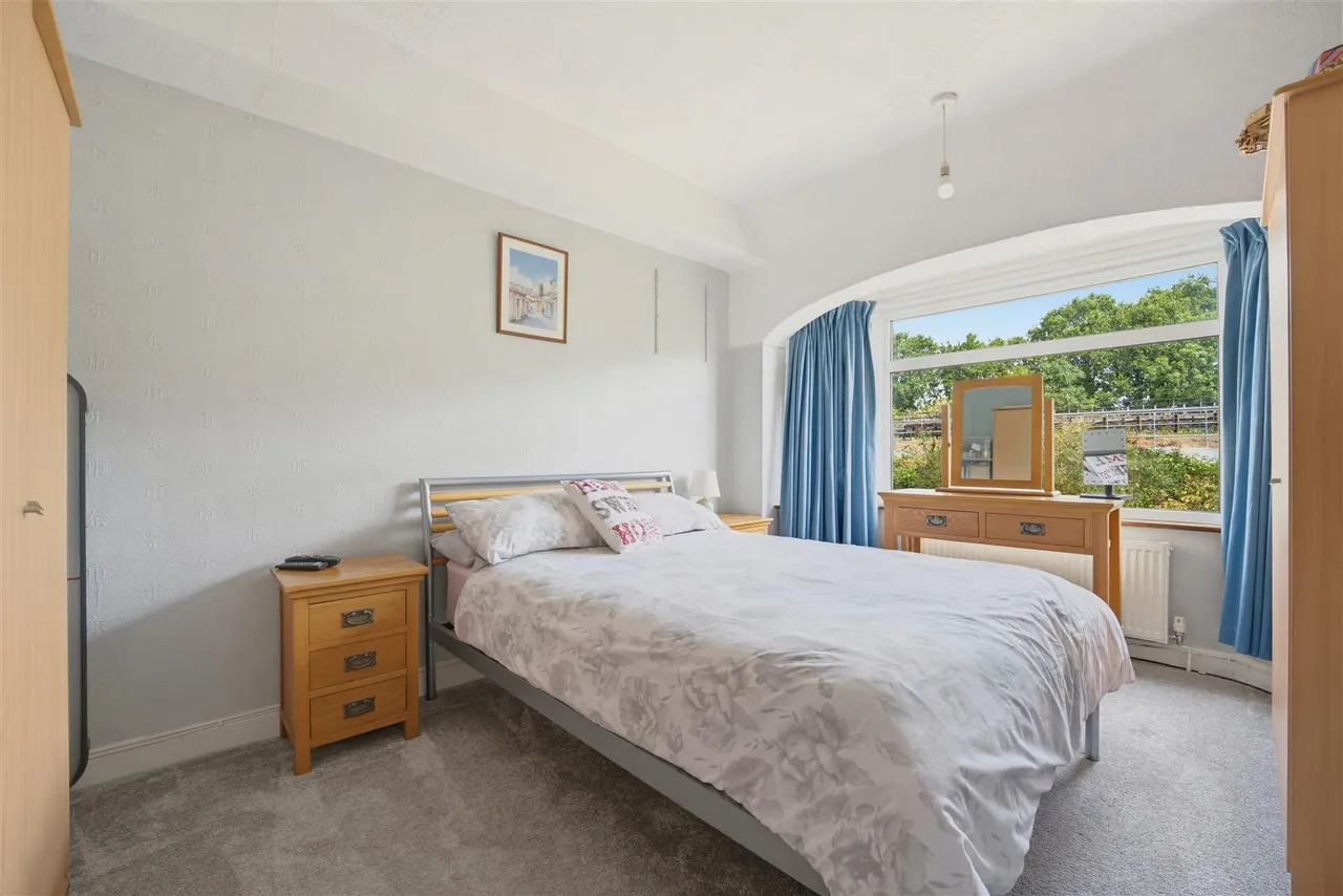 Rydal Crescent, Perivale, photo 8