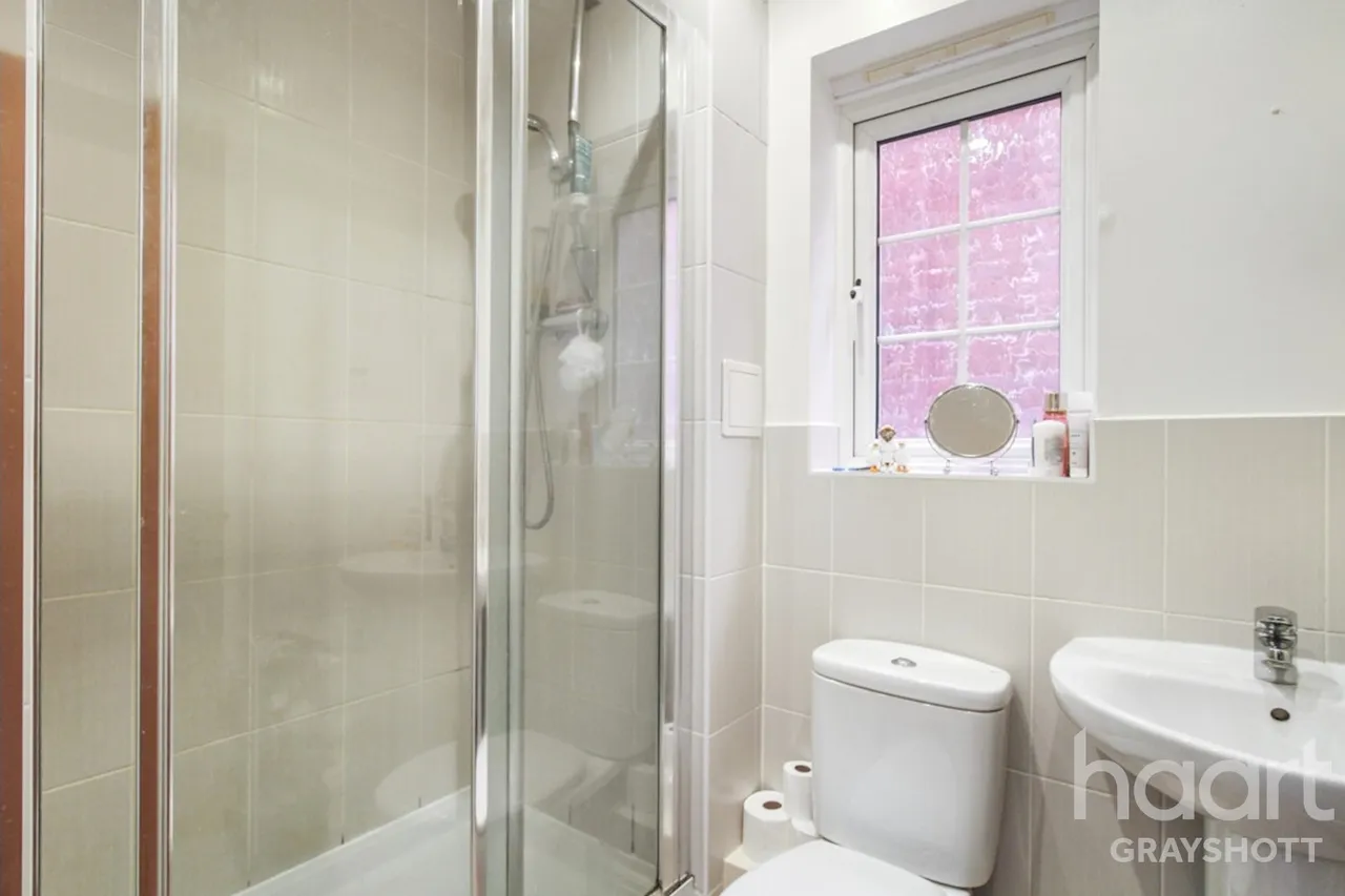 Elder Crescent, Lindford, GU35, photo 5