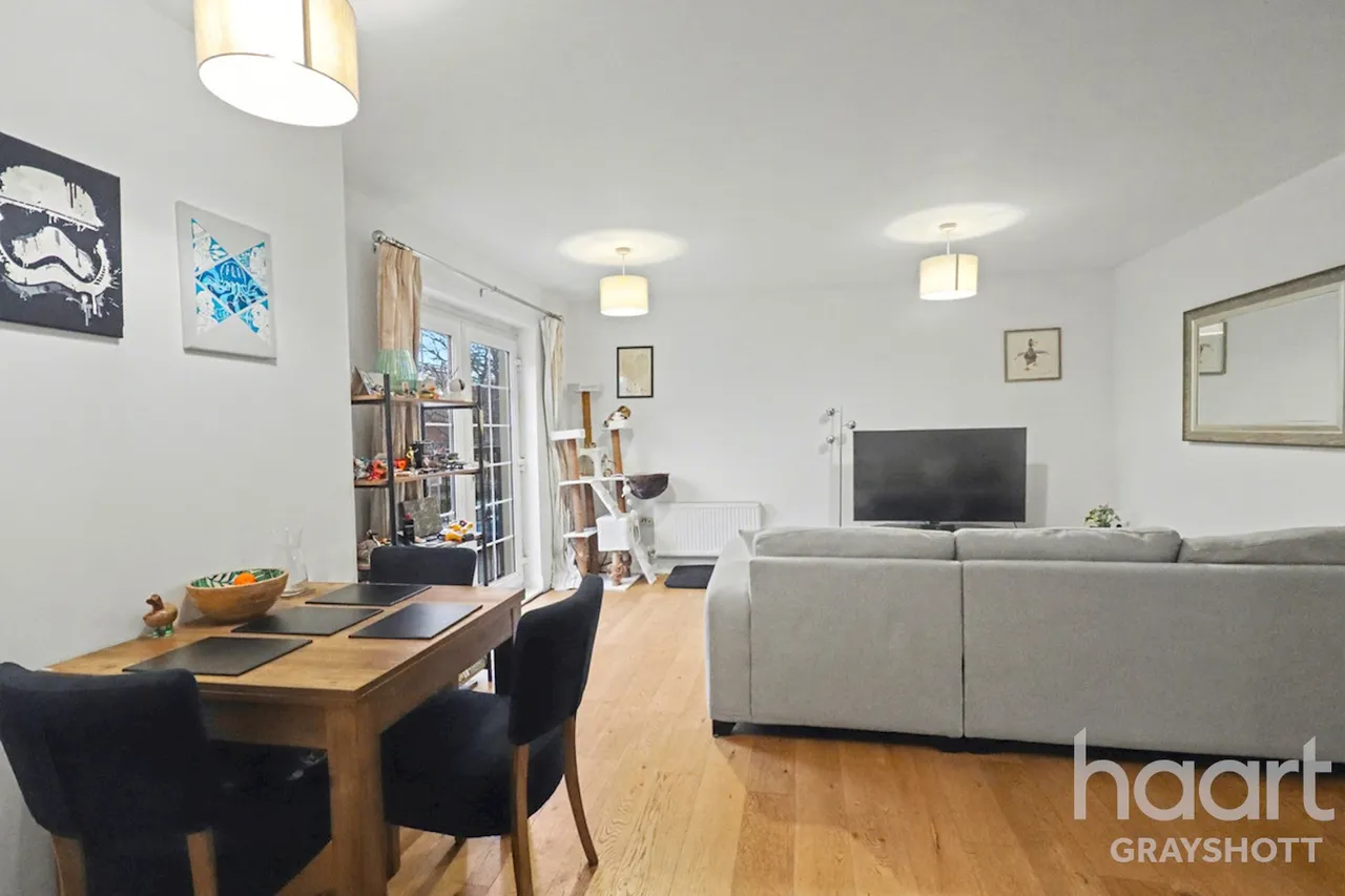 Elder Crescent, Lindford, GU35, photo 7
