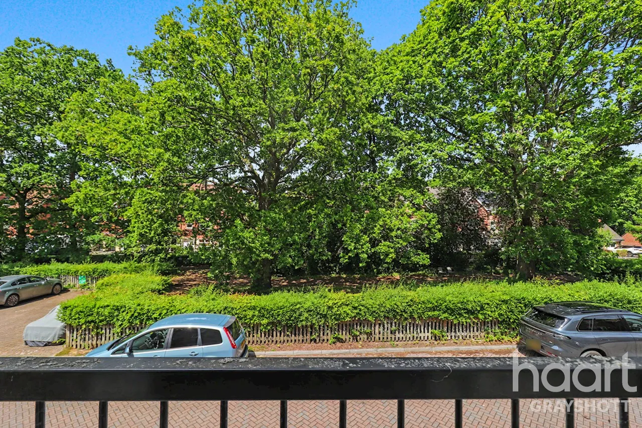 Elder Crescent, Lindford, GU35, photo 6