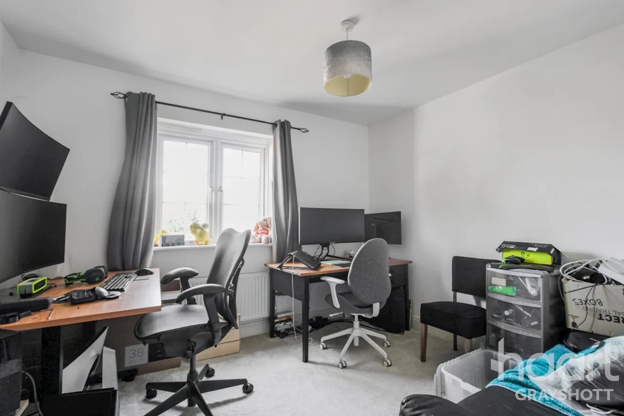 Elder Crescent, Lindford, GU35, photo 9