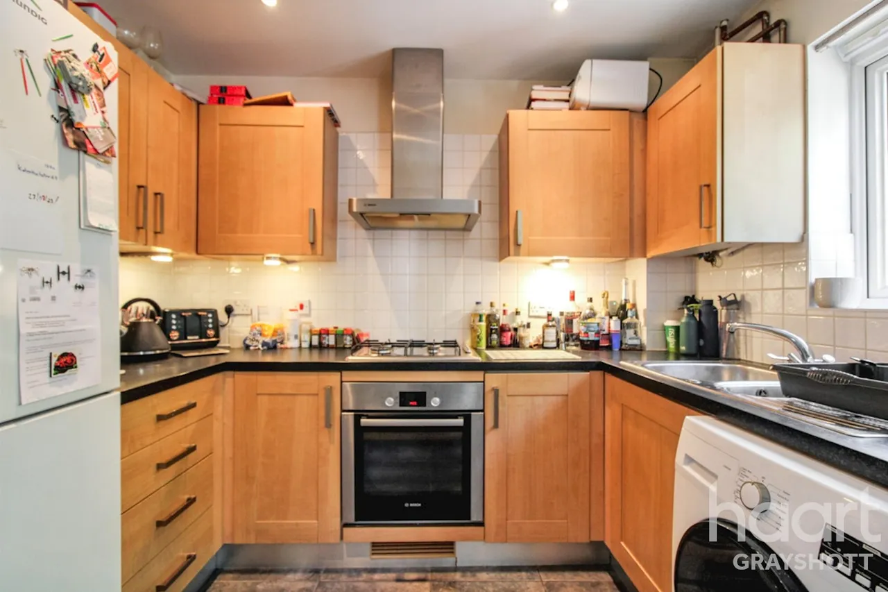 Elder Crescent, Lindford, GU35, photo 4