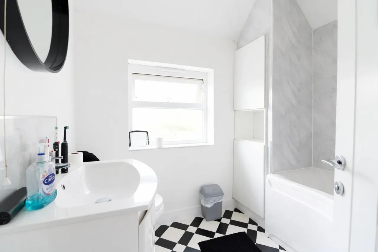 First Avenue, Kidsgrove, ST7, photo 5