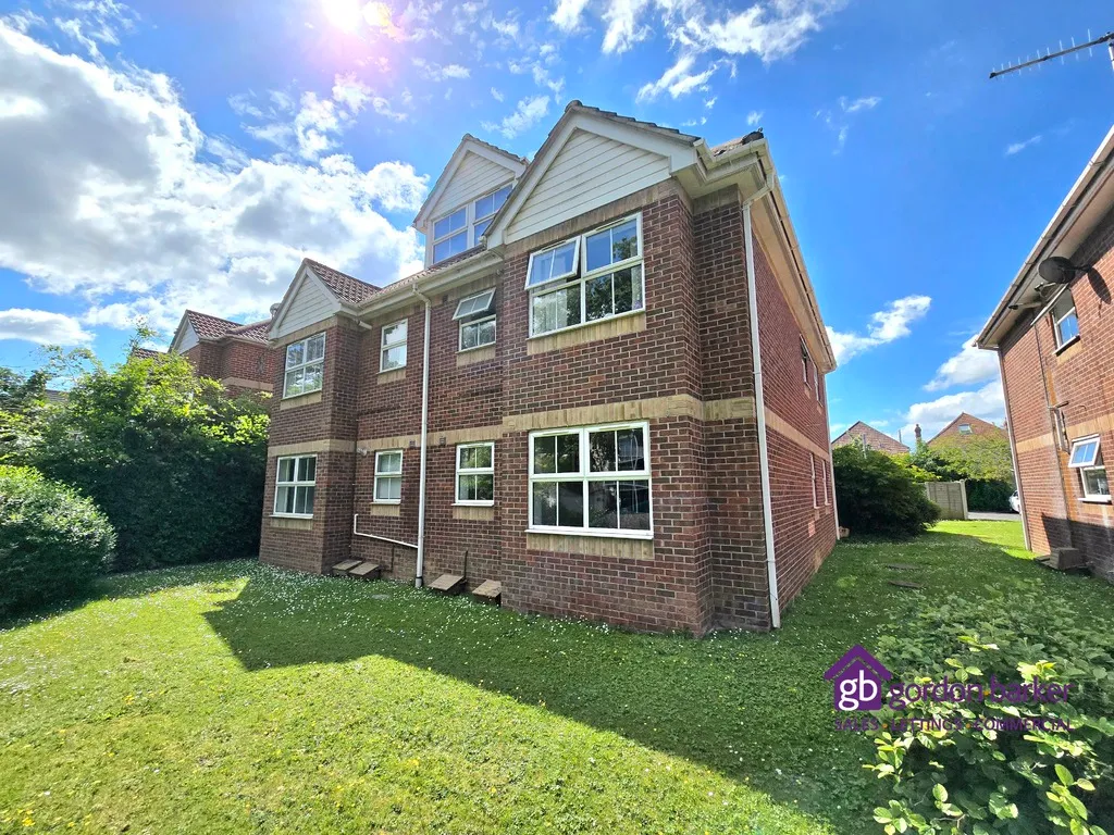 2 bed flat for sale — Hadley Court, Bournemouth, 127 Richmond Park Road, BH8 8UA
