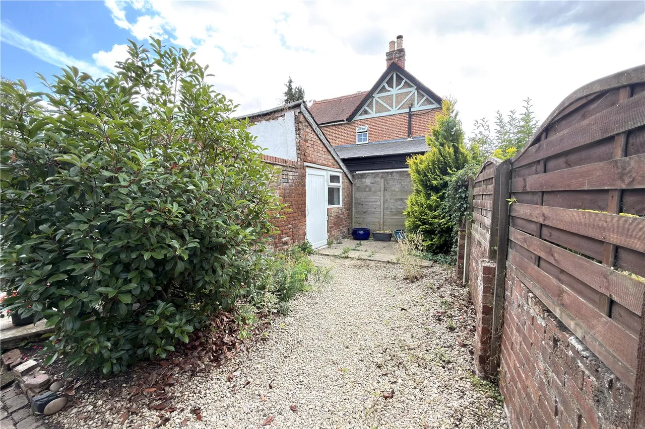 London End, Beaconsfield, HP9, photo 12
