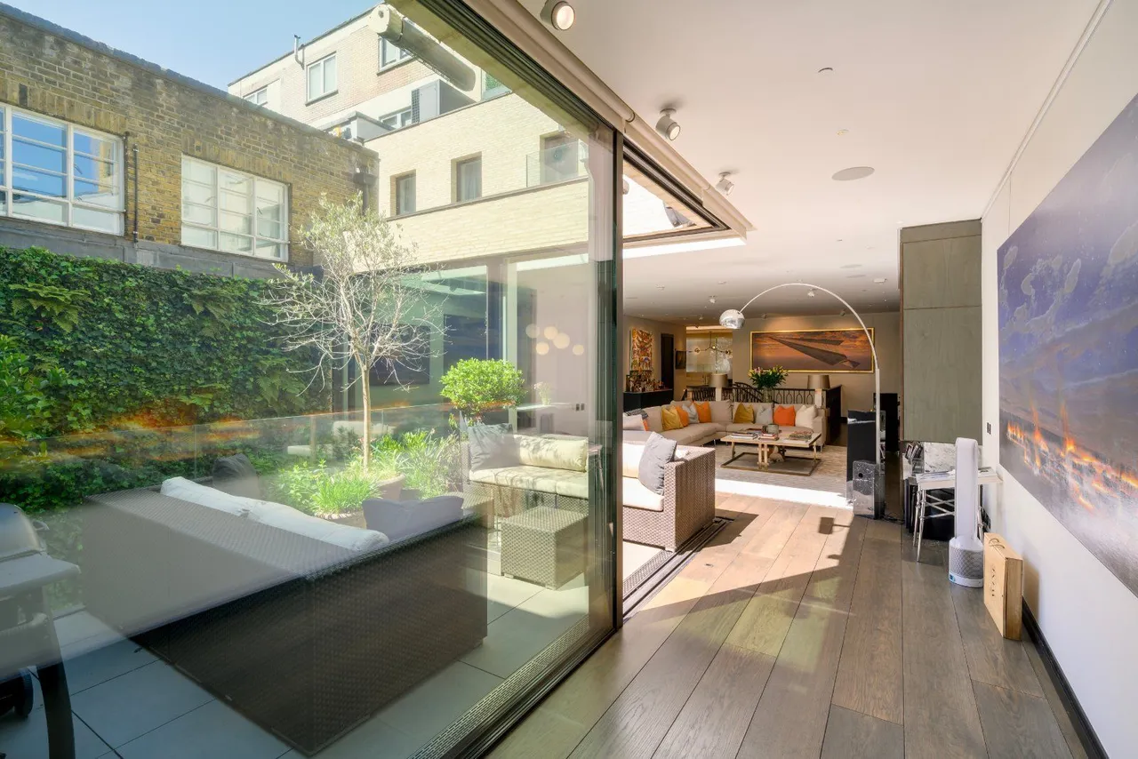 Knights House, 45-47 Cheval Place, Knightsbridge, London, SW7 1EW, photo 12