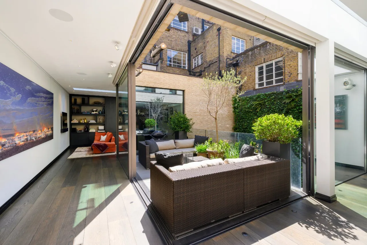 Knights House, 45-47 Cheval Place, Knightsbridge, London, SW7 1EW, photo 7