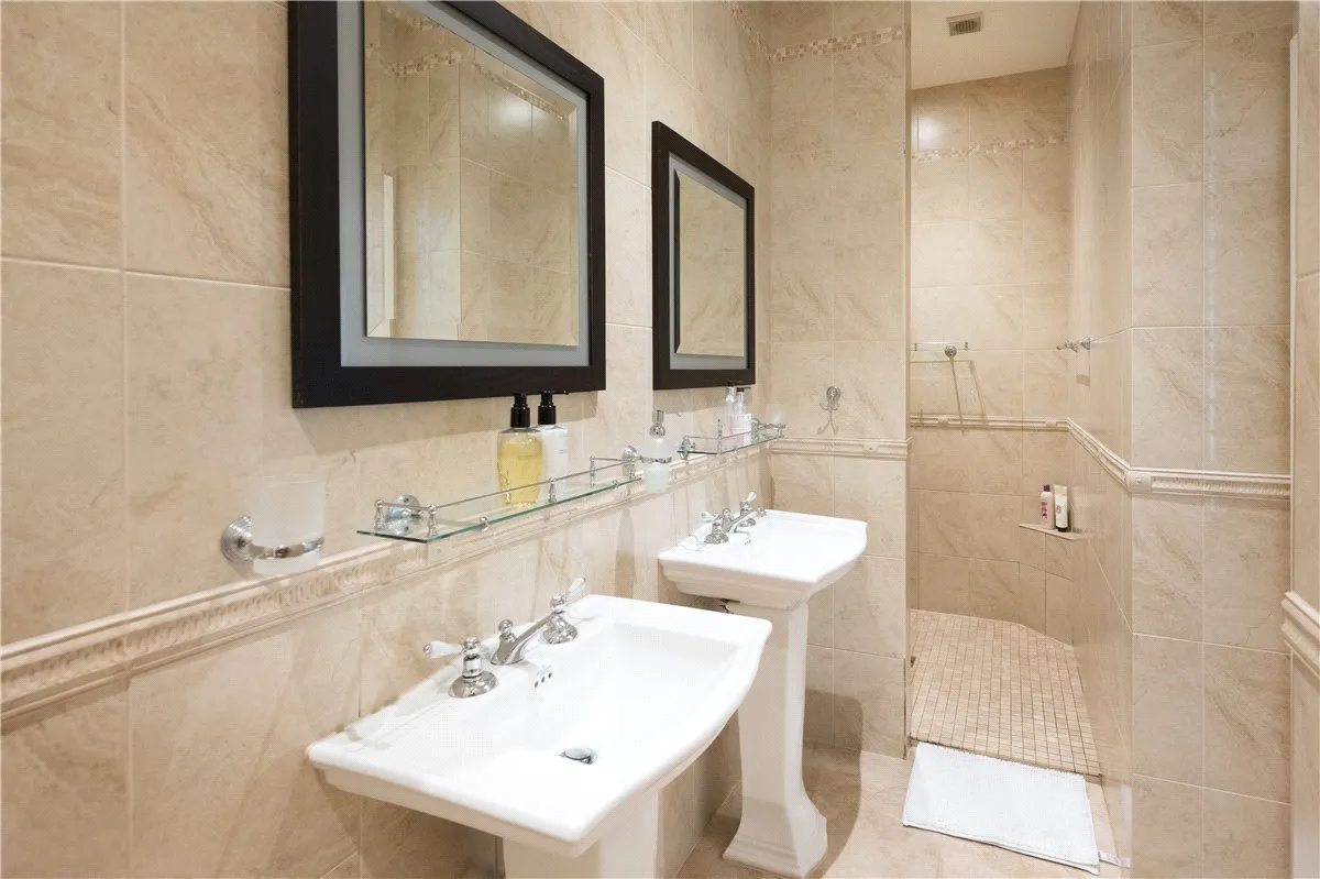 Windsor Court, West Park, HG1, photo 13