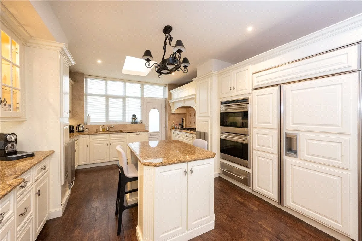 Windsor Court, West Park, HG1, photo 6
