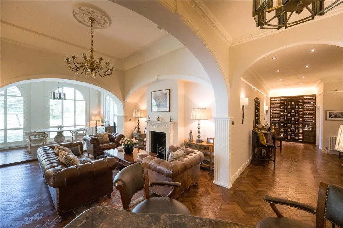 Windsor Court, West Park, HG1, photo 2